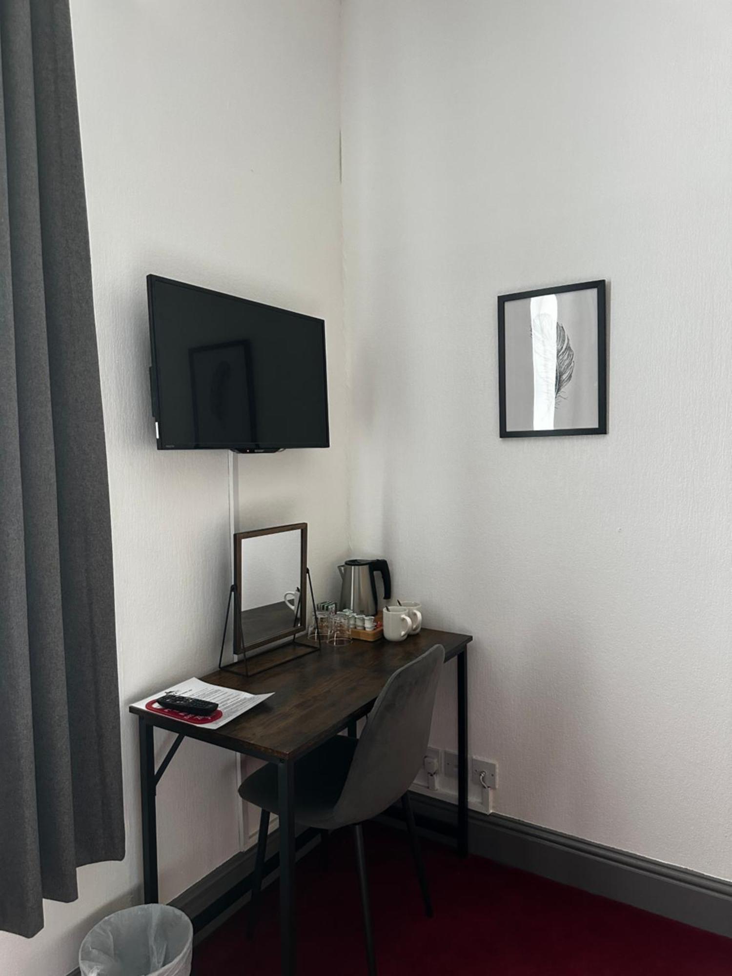 The Derby Hotel Барроу-ин-Фернесс Экстерьер фото