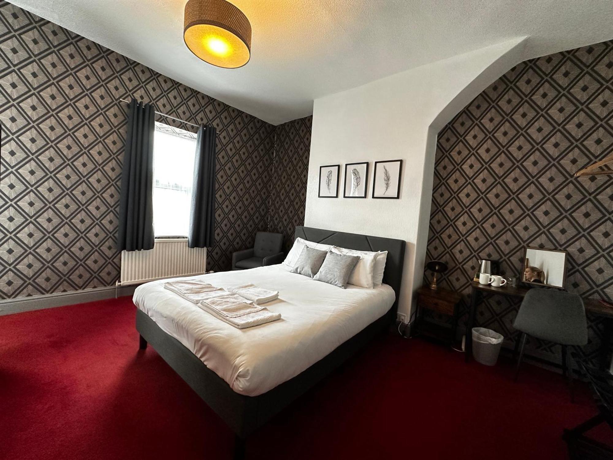 The Derby Hotel Барроу-ин-Фернесс Экстерьер фото